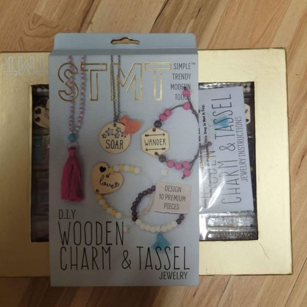 New! STMT DIY Wooden charm & Tassel Jewelry Art & Craft Kit by Horizon Group USA - Picture 2 of 4